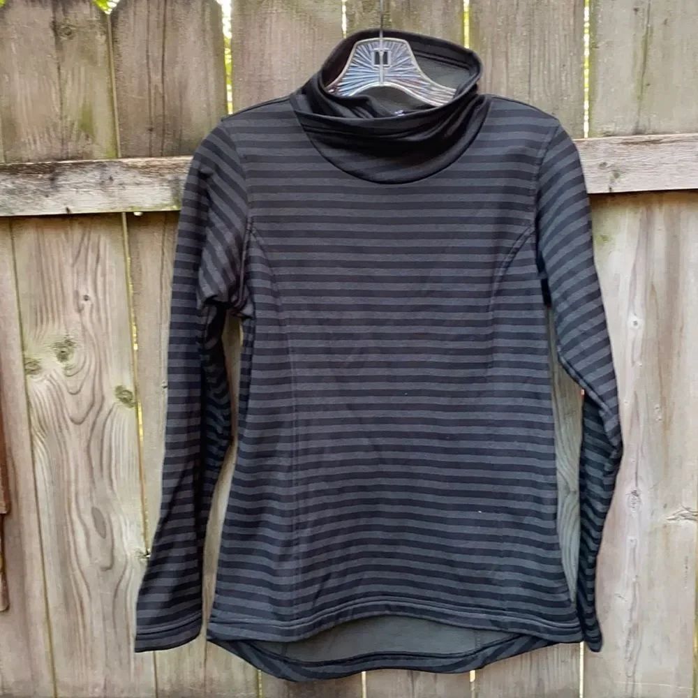 Columbia Turtleneck Sweater sz. XS